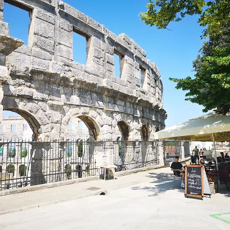 Zahida Lounge * Пула